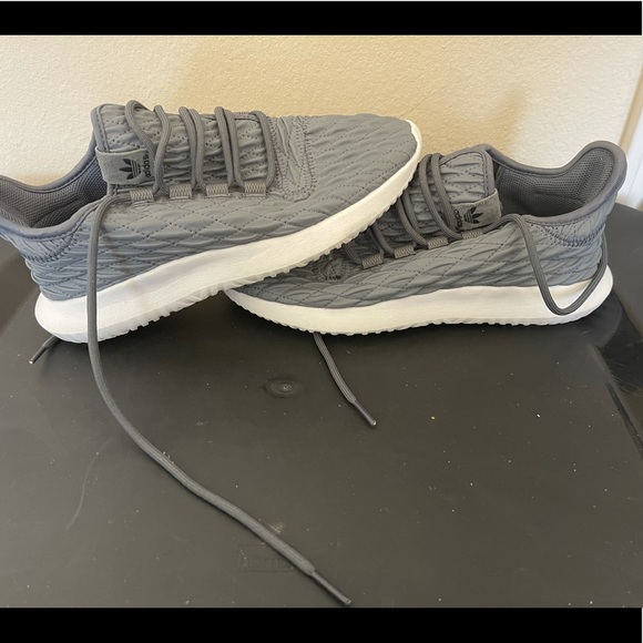 Adidas Tubular - Picture 5 of 5